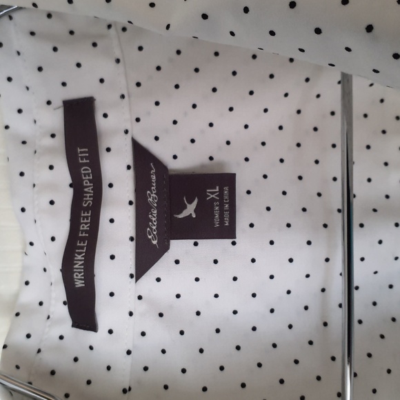 Eddie Bauer 3/4 Sleeve Wrinkle-Free Shaped Fit Button-up - Picture 2 of 5